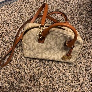 Michael Kors cross body
